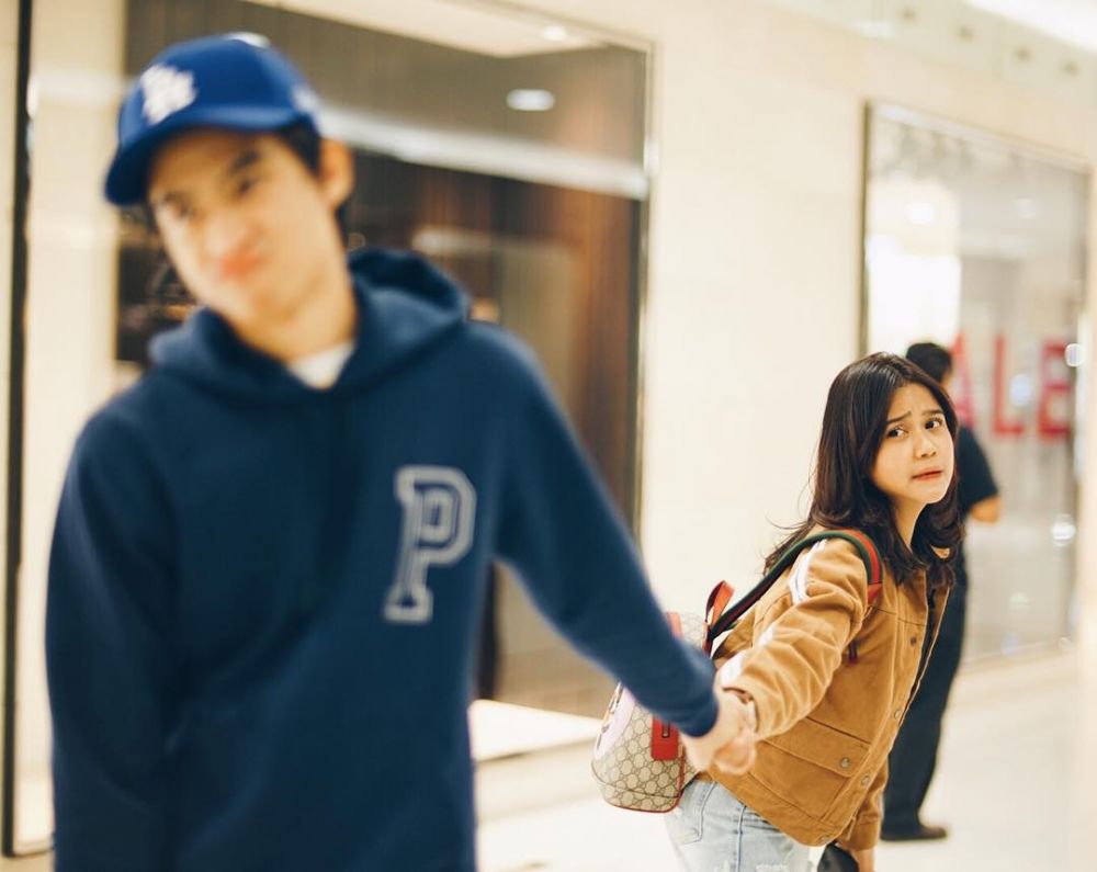 7 Potret kebersamaan Brisia Jodie & putra Iis Dahlia, masih sepupuan