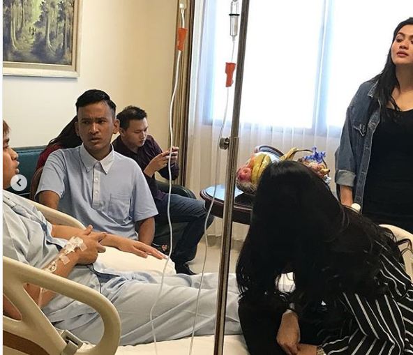 5 Momen para seleb jenguk Billy Syahputra, berikan dukungan