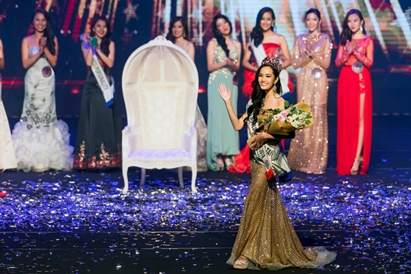 10 Potret Larissa Ping, gadis Dayak yang juarai Miss World Malaysia