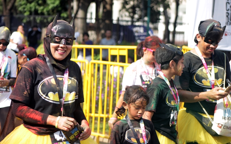 Begini serunya The Color Run yang bikin Jakarta bertabur warna