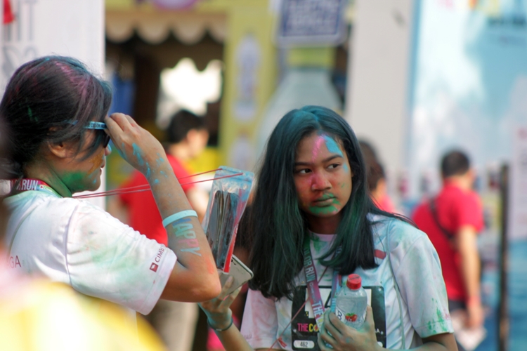 Begini serunya The Color Run yang bikin Jakarta bertabur warna