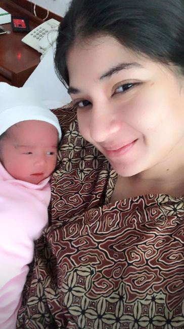 Presenter Eat Bulaga, Fiona Fachru lahirkan bayi kembar pengantin 