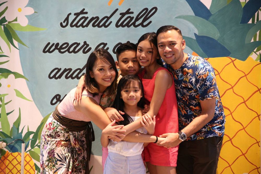 Rilis lagu baru, ini 10 potret keluarga The Baldys yang kompak banget