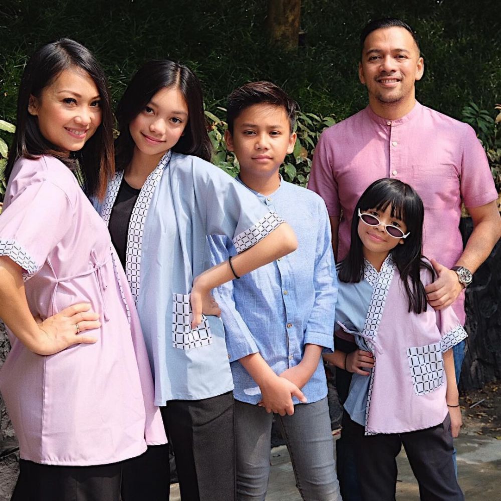 Rilis lagu baru, ini 10 potret keluarga The Baldys yang kompak banget