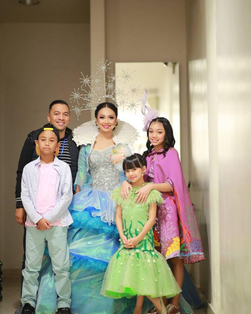 Rilis lagu baru, ini 10 potret keluarga The Baldys yang kompak banget