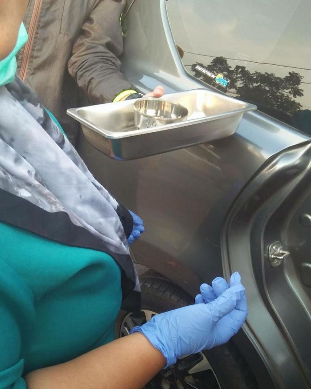 Kisah driver taksi online dapat penumpang mau melahirkan, bikin salut