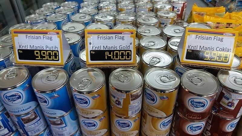 9 Tulisan nyeleneh di barang dagangan ini bikin pembeli ketawa bingung