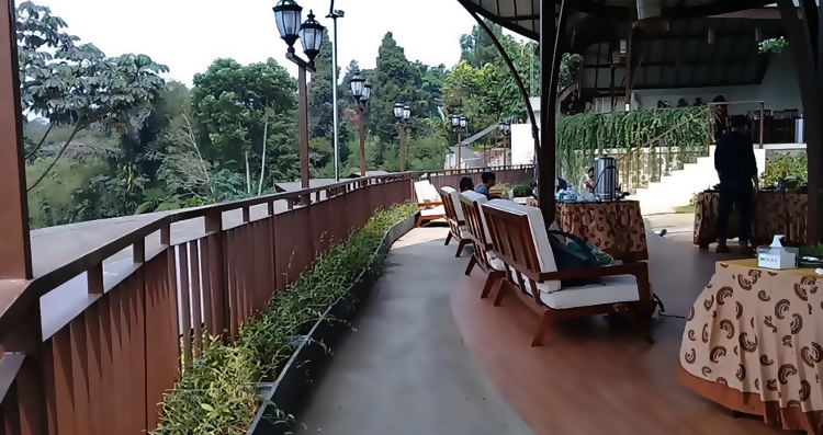 Di restoran ini kamu bisa makan gurame ala Korea ditemani hawa sejuk