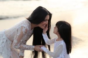 Usai apartemen, Denada jual rumah mewahnya untuk pengobatan sang anak