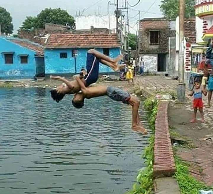 8 Tingkah absurd anak cuma ada di Indonesia ini bikin ketawa bahagia