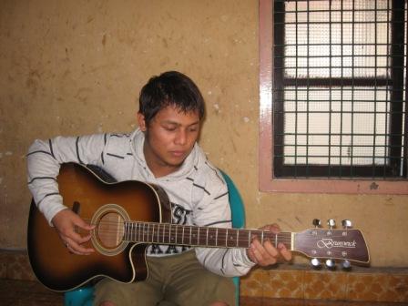 8 Transformasi Dede Richo, finalis Indonesian Idol yang diciduk polisi