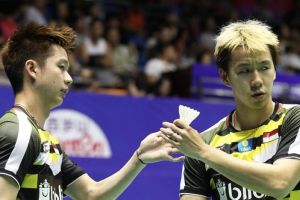 Pukulan ajaib Marcus Gideon, di-smash masih bisa ngeflip raket