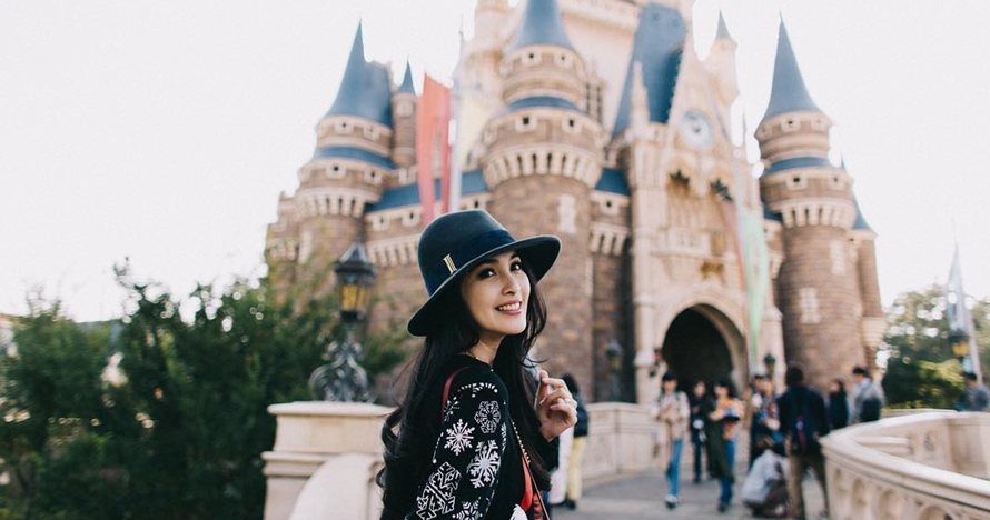 Selain jadi artis, ini 6 bisnis sukses Sandra Dewi