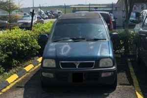 Warganet puji posisi parkir mobil ini, faktanya sulit disangka