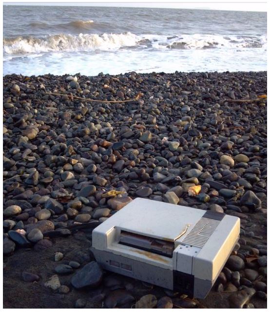 Terdampar di pinggir pantai, 10 benda temuan ini sungguh mengejutkan