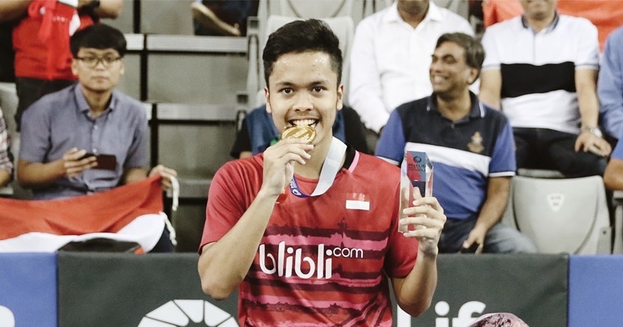 Aksi Ginting ragu-ragu melepas kaus usai juara China Open, kocak abis