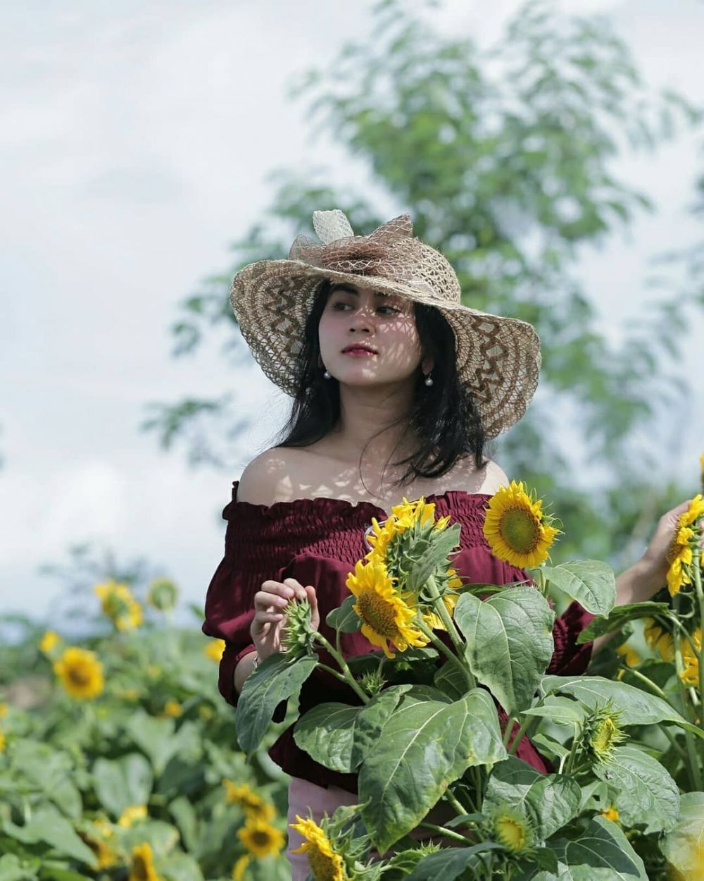 Ini 9 pesona calon istri Furry Setya 'Mas Pur', berprofesi reporter TV