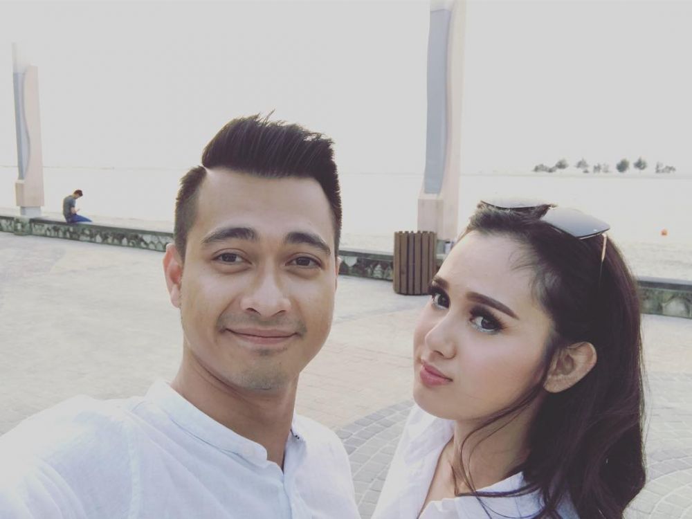 Momen pengantin baru, ini potret kemesraan 7 pasangan seleb Tanah Air