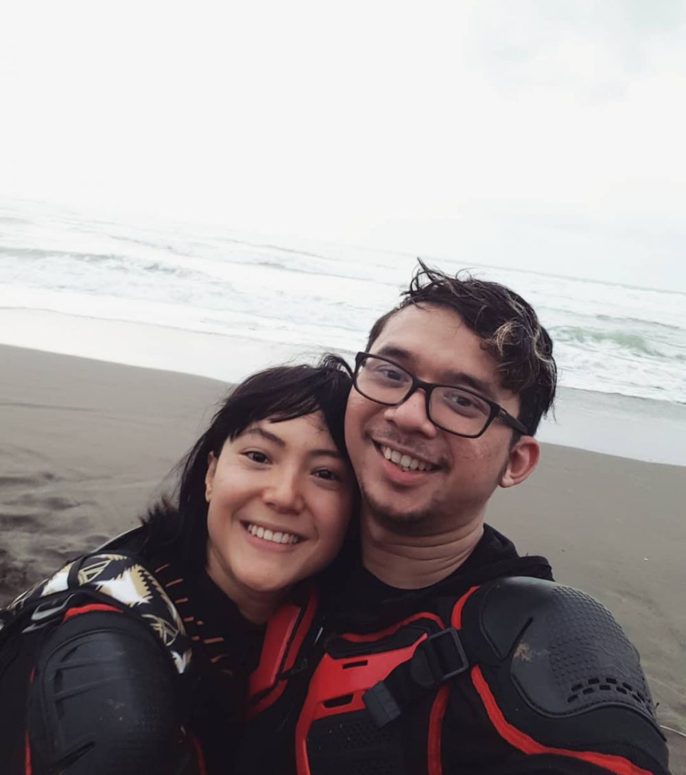 Momen pengantin baru, ini potret kemesraan 7 pasangan seleb Tanah Air