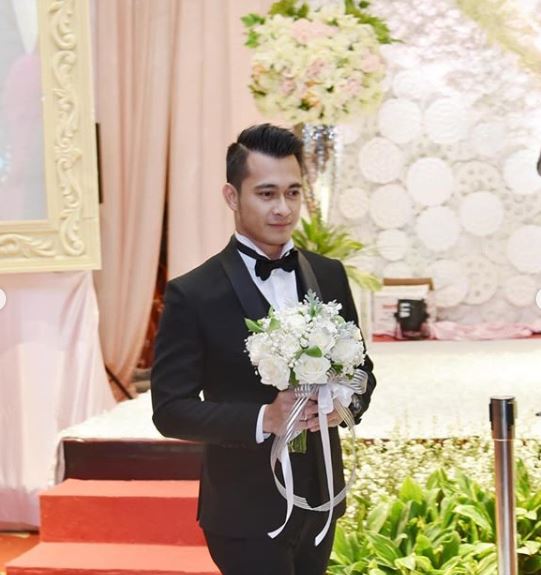 Tak dihadiri ibunda, ini 10 momen manis resepsi Eza Gionino dan Meiza