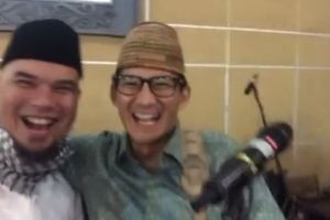 Salurkan hobi main gitar, Sandiaga Uno beri kecupan ke Ahmad Dhani