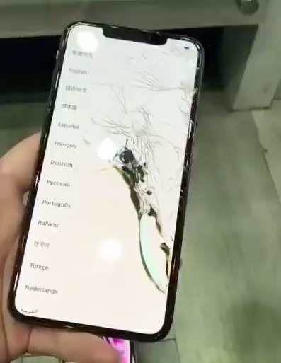 Beli iPhone Rp 24 juta, pria ini alami nasib apes yang bikin nyesek