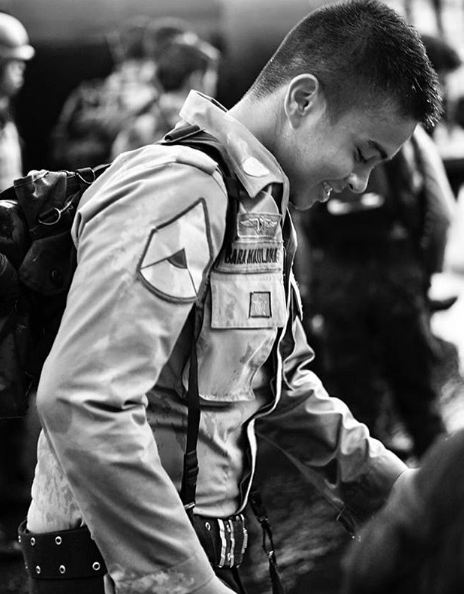 10 Gaya Umay Shahab pemeran polisi di film Pohon Terkenal