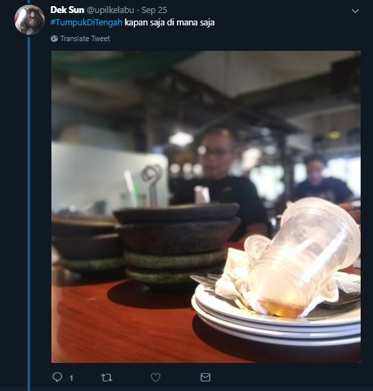 10 Potret 'gerakan tumpuk di tengah' ini bukti berbuat baik itu mudah