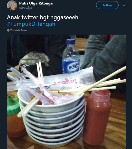 10 Potret 'gerakan tumpuk di tengah' ini bukti berbuat baik itu mudah