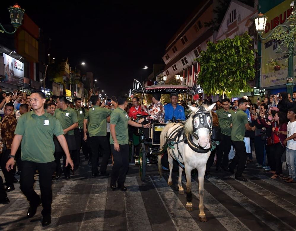 10 Momen Jokowi di Malioboro, naik andong dan mampir ke toko mainan