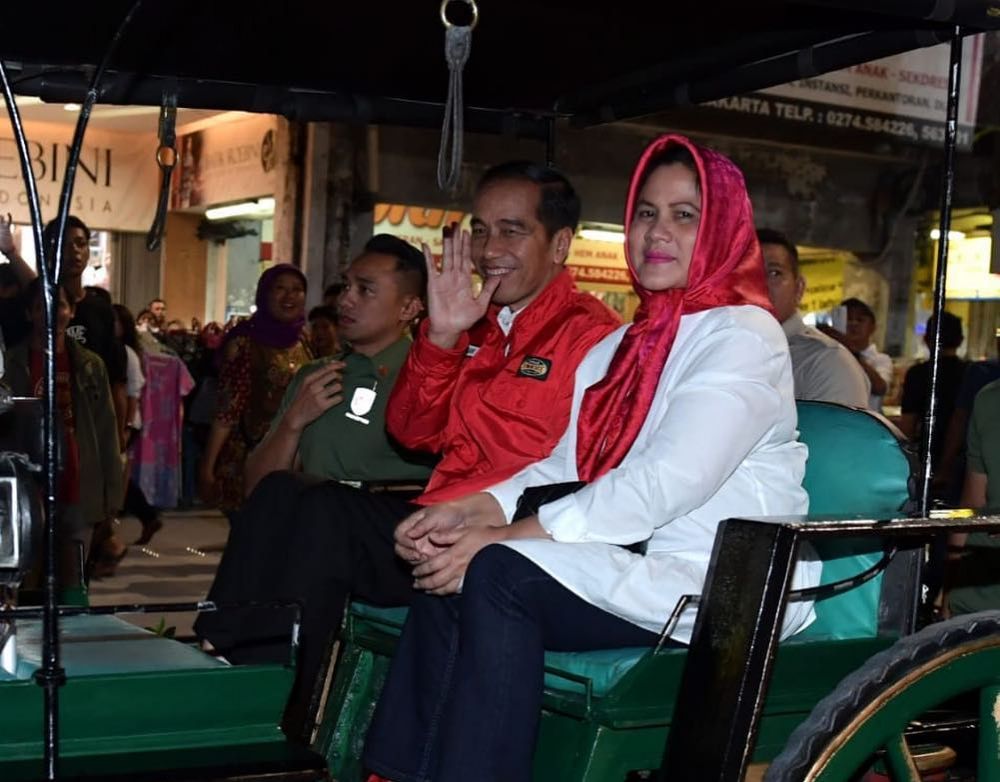 10 Momen Jokowi di Malioboro, naik andong dan mampir ke toko main