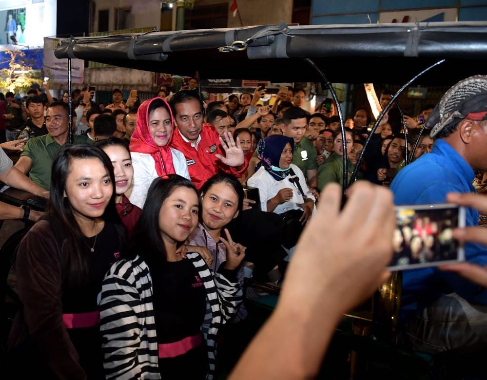 10 Momen Jokowi di Malioboro, naik andong dan mampir ke toko mainan