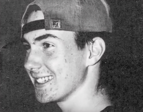 13 Potret transformasi mengagumkan Adam Levine, bikin cewek jatuh hati