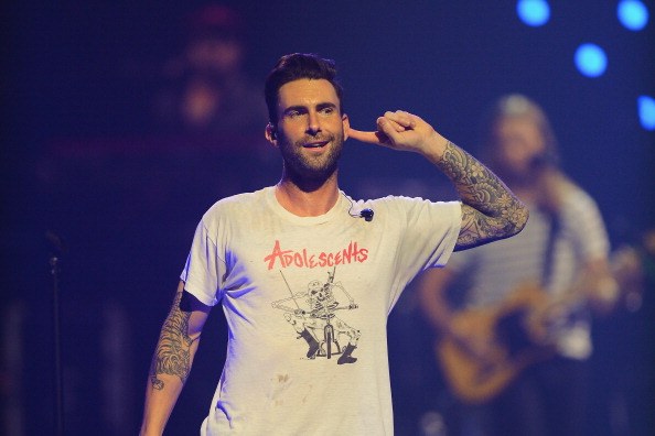 13 Potret transformasi mengagumkan Adam Levine, bikin cewek jatuh hati