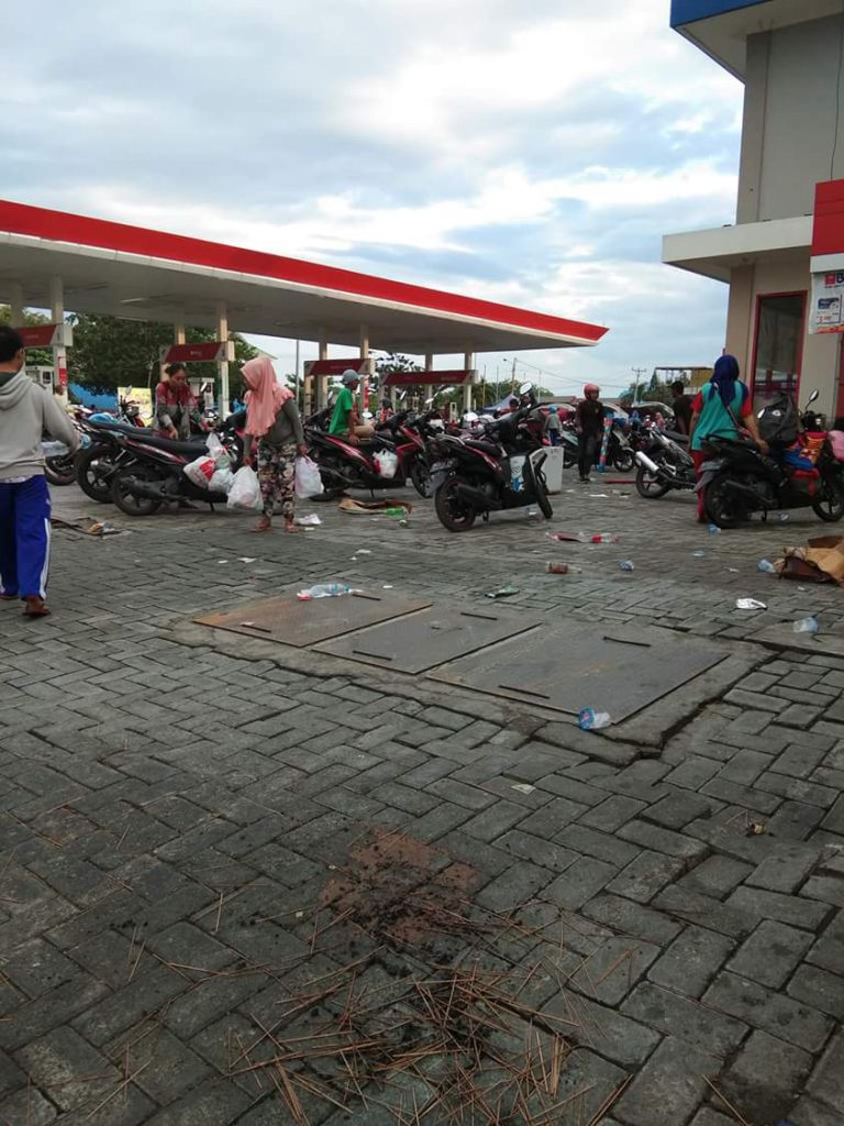 8 Potret aksi penjarahan logistik korban gempa Palu-Donggala, miris