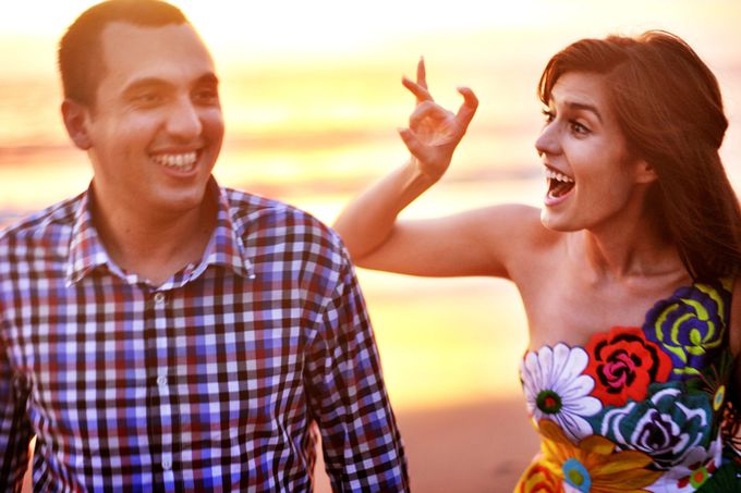 Jarang terekspos, ini 6 potret tampan Navies Naif suami Carissa Puteri