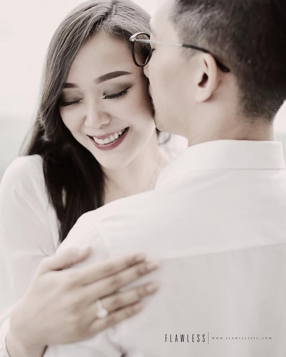 Jelang pernikahan, ini 8 potret kemesraan Yuanita Christiani & kekasih