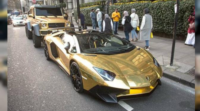 5 Mobil ini dimodifikasi memakai emas, harganya bikin melongo