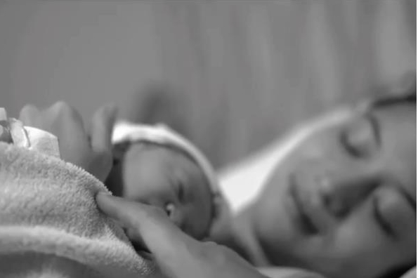 10 Jepretan persalinan karya Ayudia Bing Slamet, dijamin bikin haru