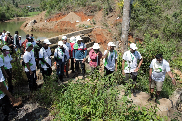 7 Aksi milenial bantu konservasi air di pedalaman NTT, salut deh