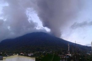 Kembali meletus, ini 5 erupsi Gunung Gamalama dalam 4 tahun terakhir