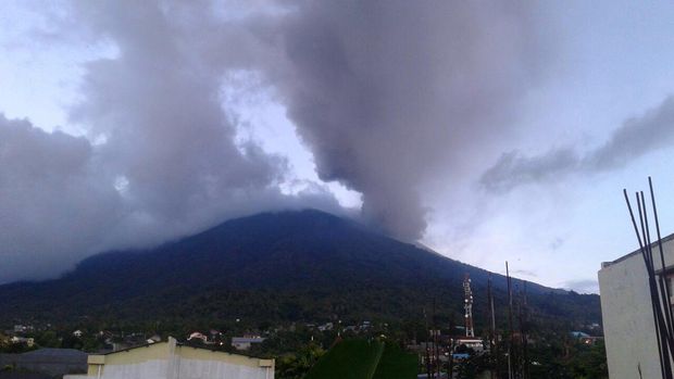 Kembali meletus, ini 5 erupsi Gunung Gamalama dalam 4 tahun terakhir