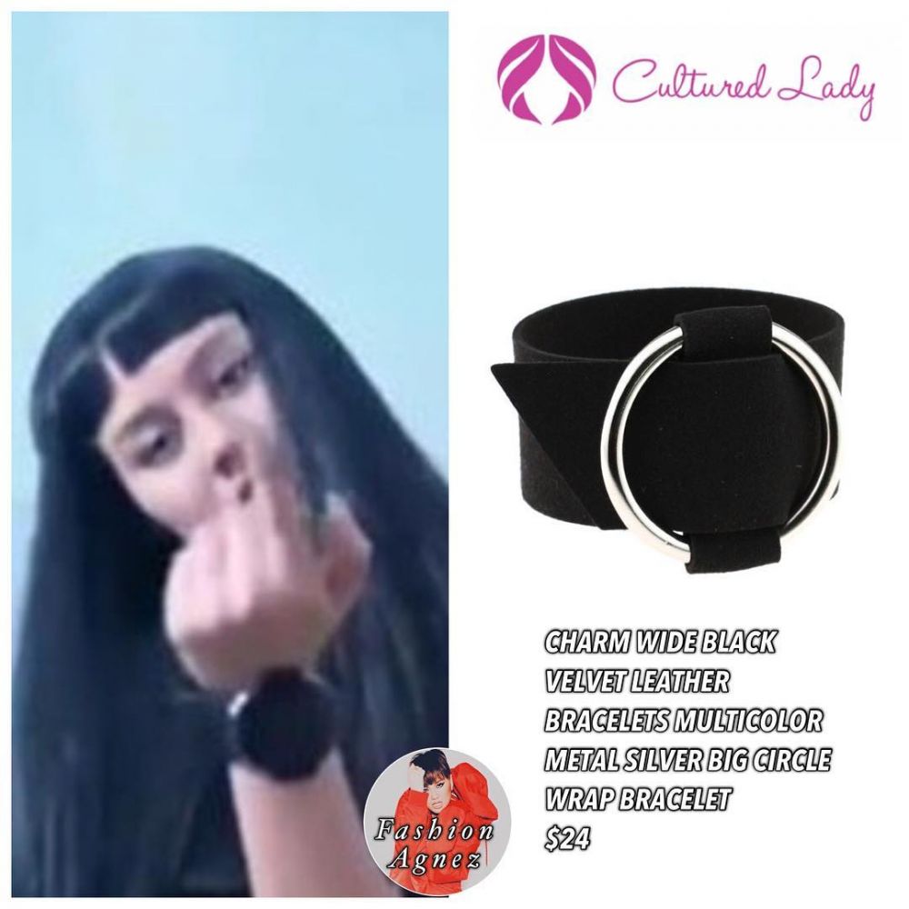 Tak melulu mewah, ini 10 fashion item Agnez Mo di bawah Rp 500 ribu