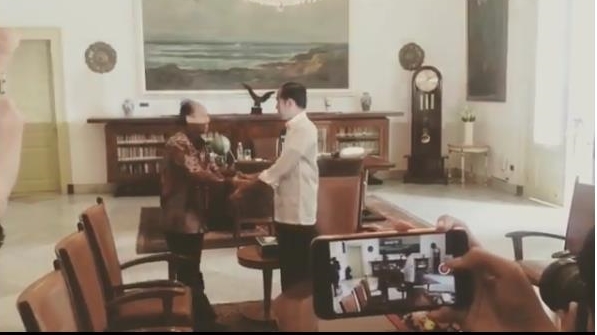 5 Momen hangat pertemuan Sutopo dengan Jokowi, sempat ngevlog bareng