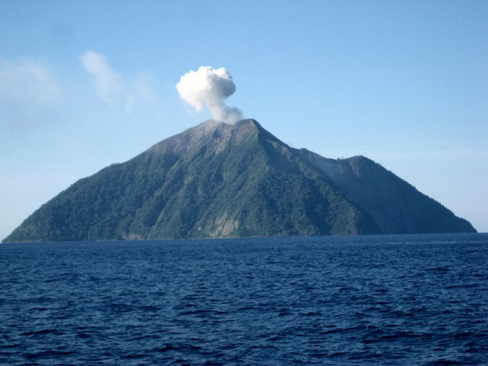 Letusan 8 gunung ini jadi objek wisata hits dunia, 4 dari Indonesia