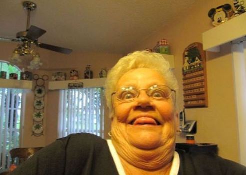 10 Ekspresi orang seolah ngejek ini bikin geregetan pengen nampol