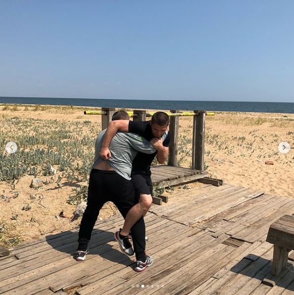 10 Gaya Khabib di luar ring, petarung UFC yang kalahkan McGregor