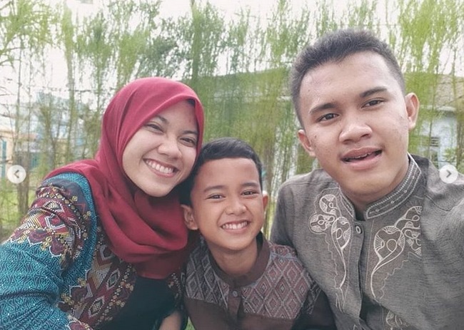 10 Foto perjuangan Nina Gusmita, atlet voli cantik di Asian Para Games