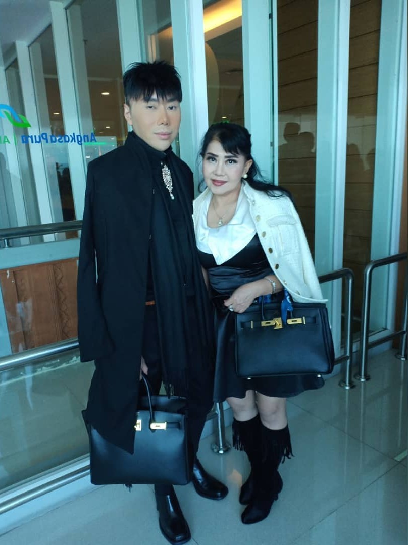 8 Potret cantik Meilany, ibunda Roy Kiyoshi yang gayanya bak ABG