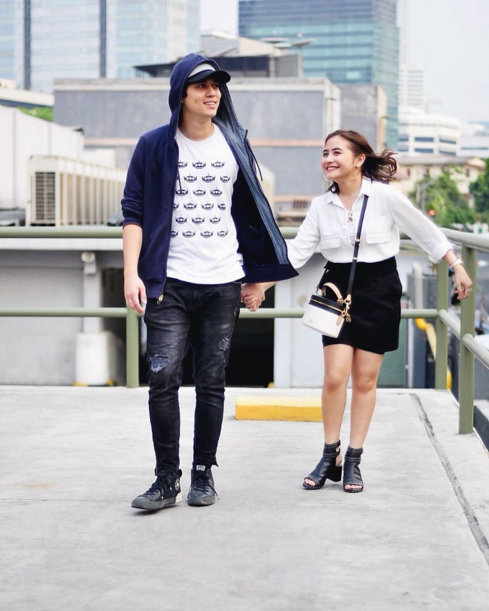 Jarang posting foto berdua, begini 10 momen mesra Prilly & Maxime